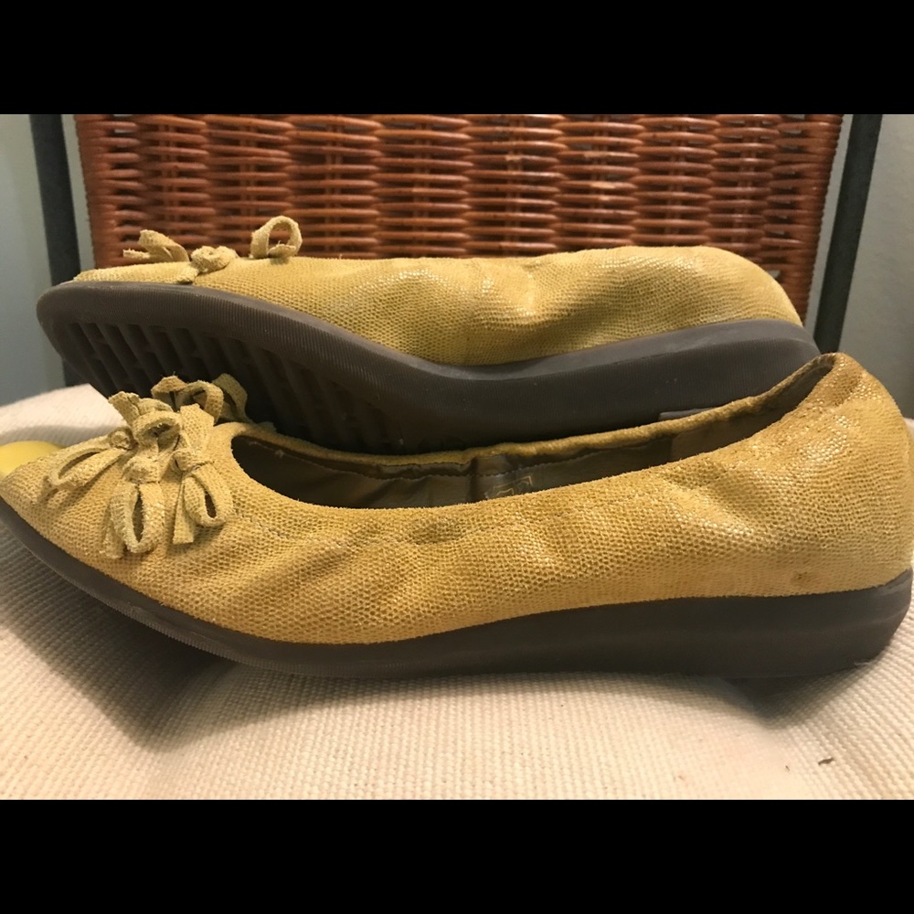 The Flexx open-toed flats